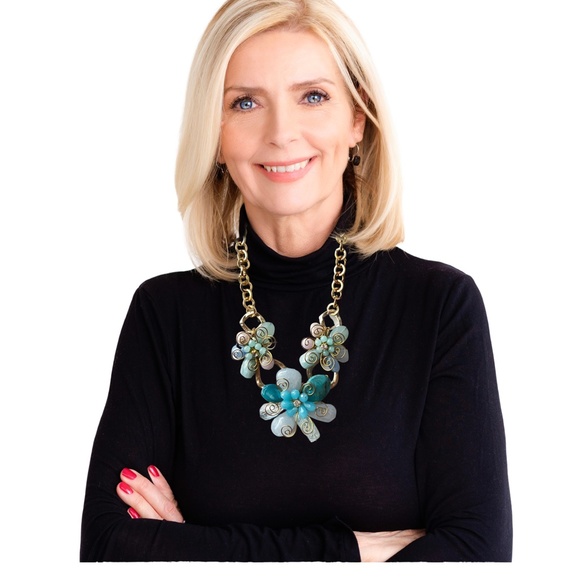 Chunky Floral Choker Handcrafted Necklace 18" Fashion Statement - Picture 3 of 4